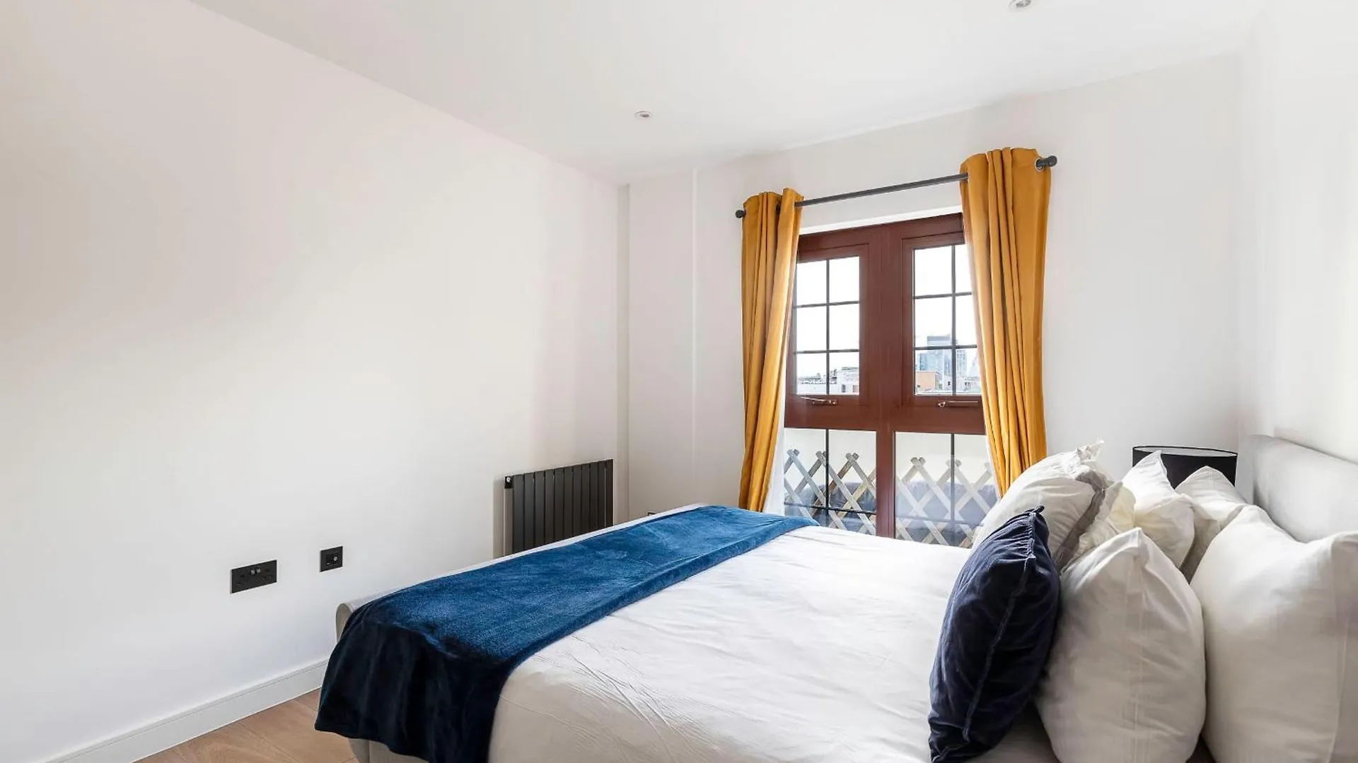 City View Spacious 2 Bedroom Penthouse London