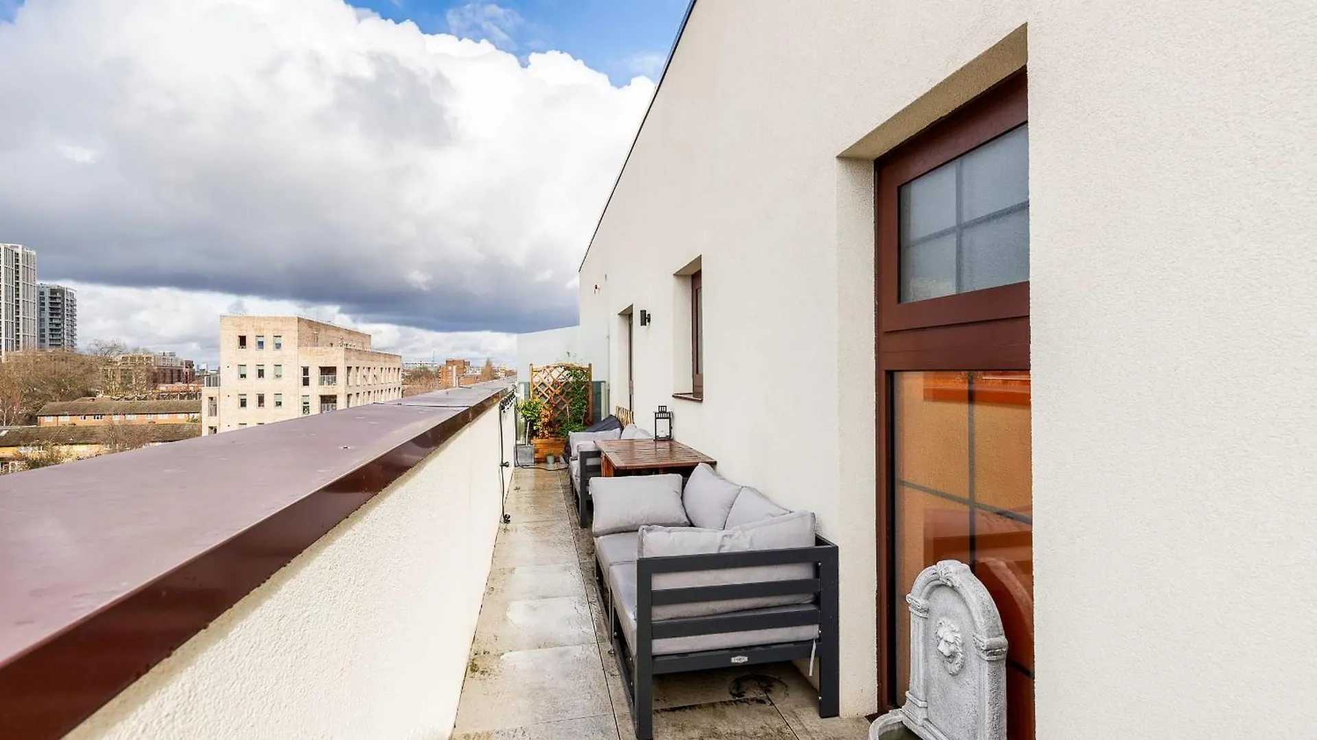 City View Spacious 2 Bedroom Penthouse London 0*,  United Kingdom
