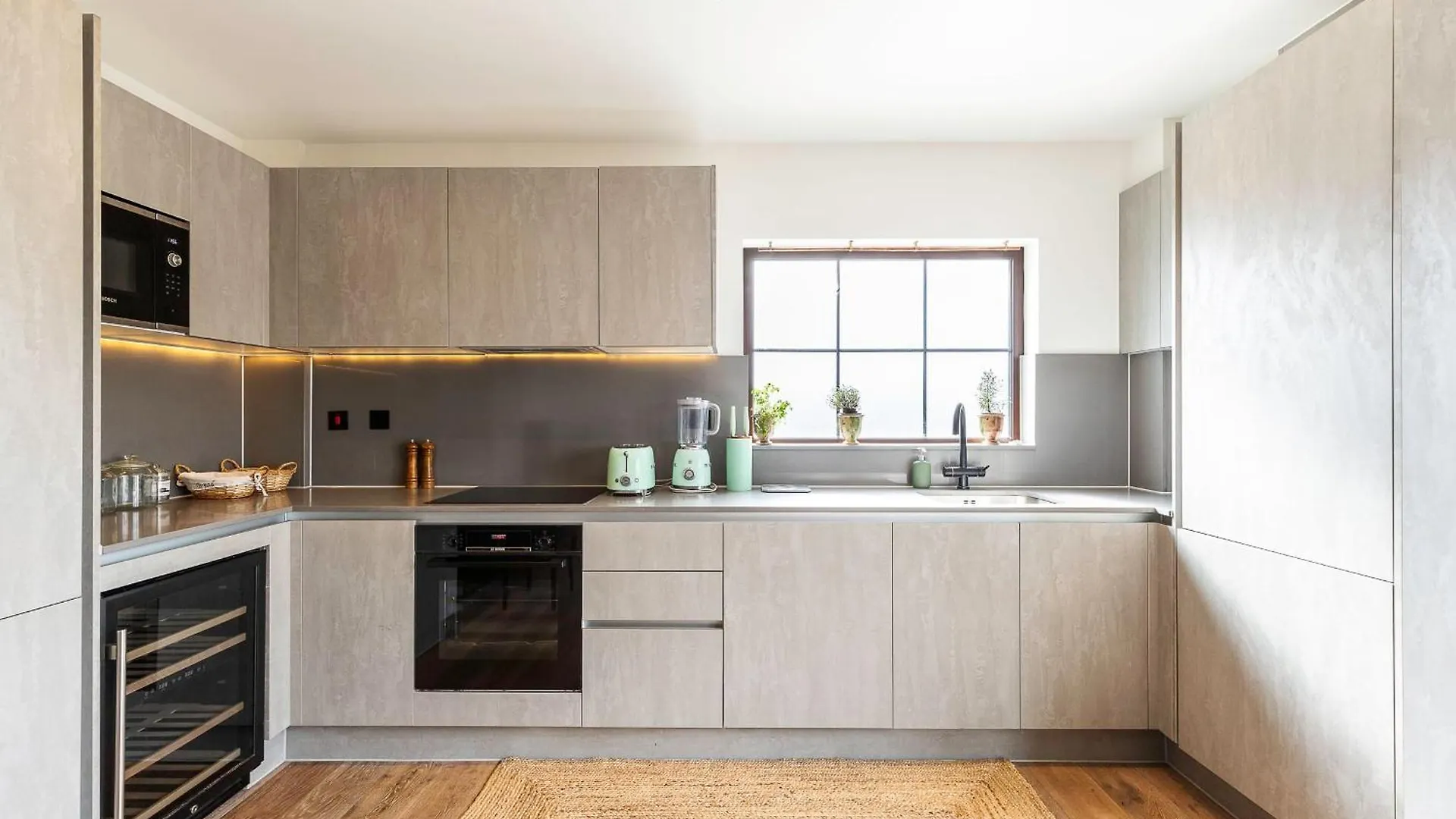 City View Spacious 2 Bedroom Penthouse London 0*,  United Kingdom