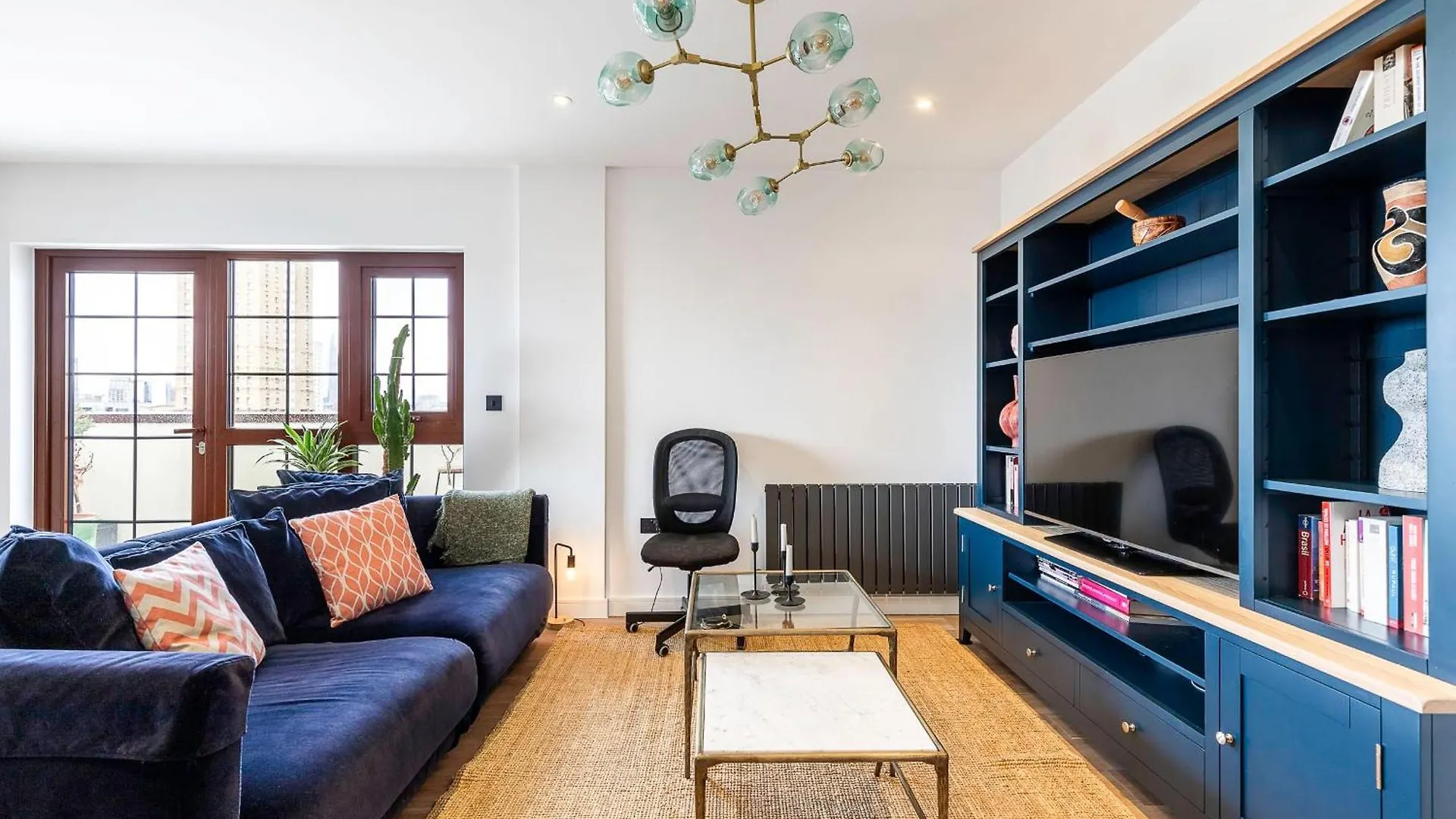 Apartment City View Spacious 2 Bedroom Penthouse London