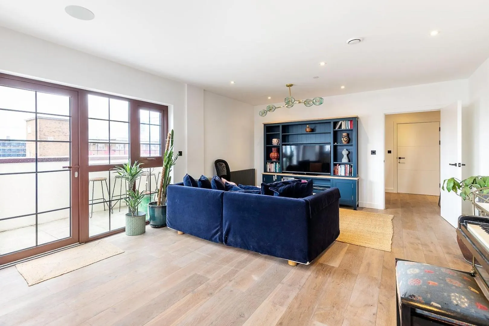 City View Spacious 2 Bedroom Penthouse London
