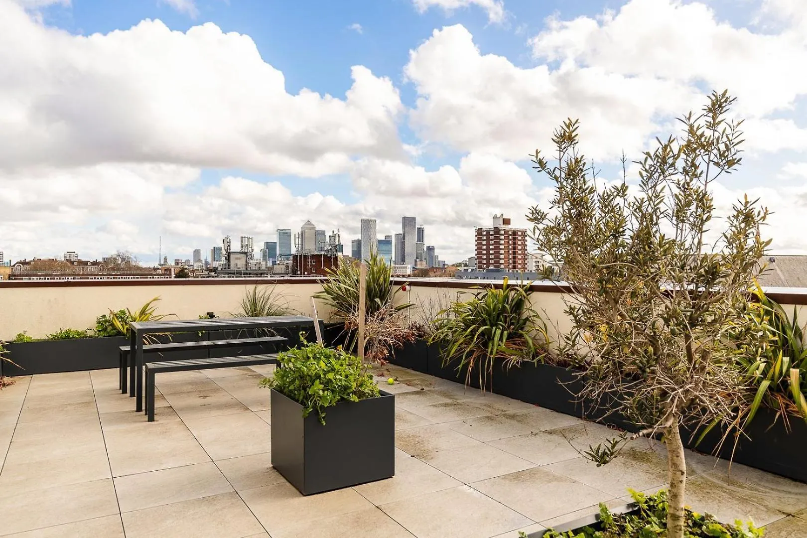 City View Spacious 2 Bedroom Penthouse London
