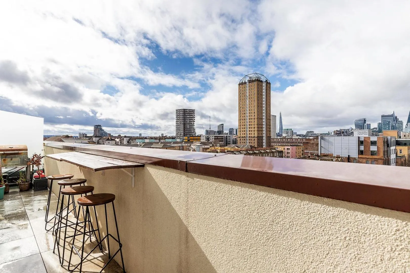 City View Spacious 2 Bedroom Penthouse London Apartment
