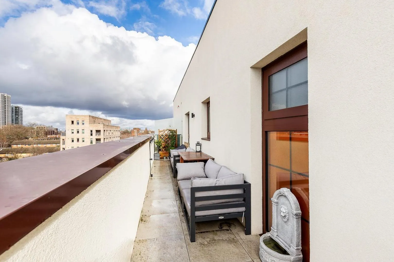 City View Spacious 2 Bedroom Penthouse London United Kingdom